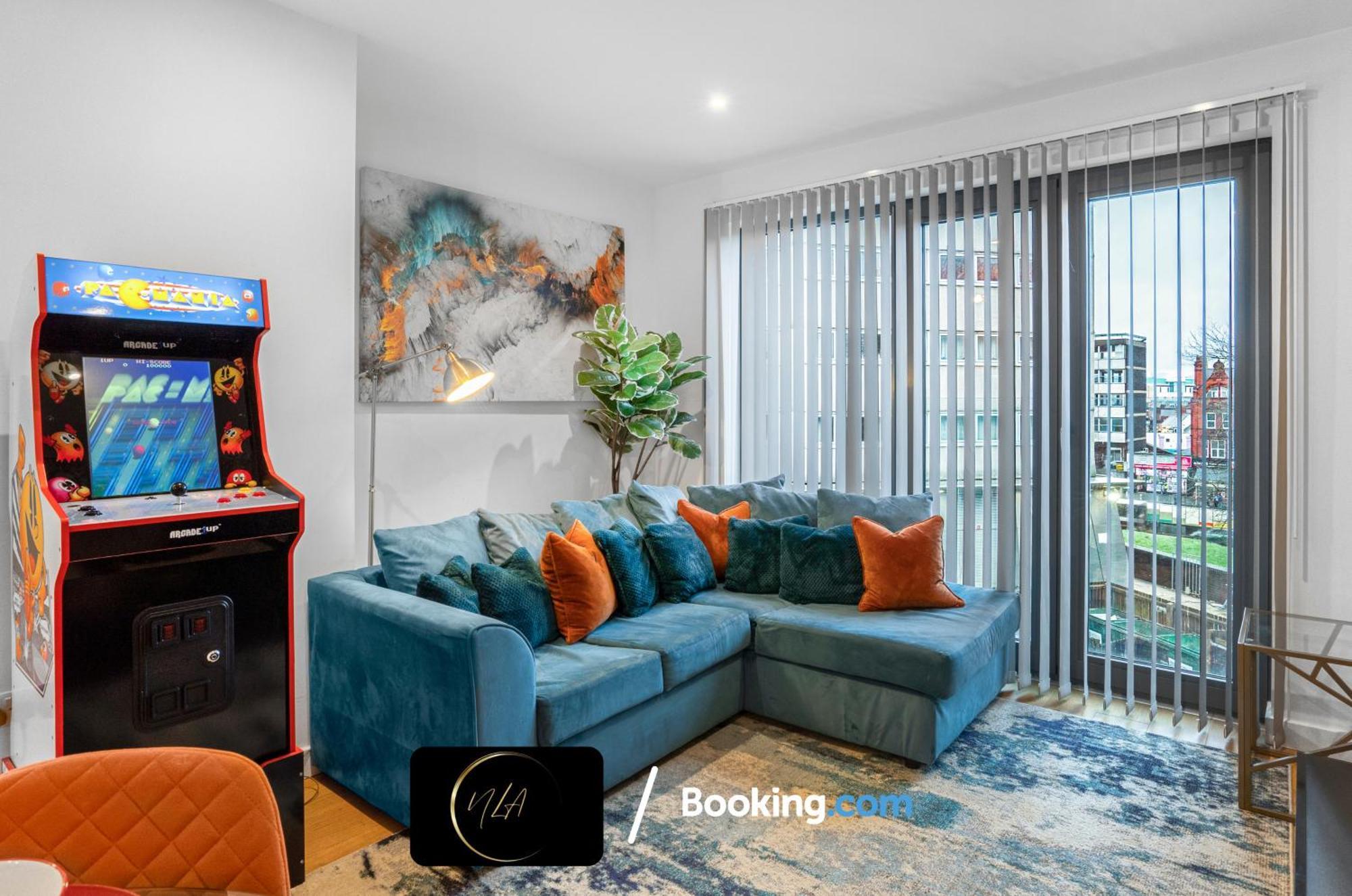 City Centre Apartment With Free Parking, 2 Bathrooms, Netflix And Wifi - Suitable For Contractors And Families - By Noor Luxury Accommodations Birmingham Dış mekan fotoğraf
