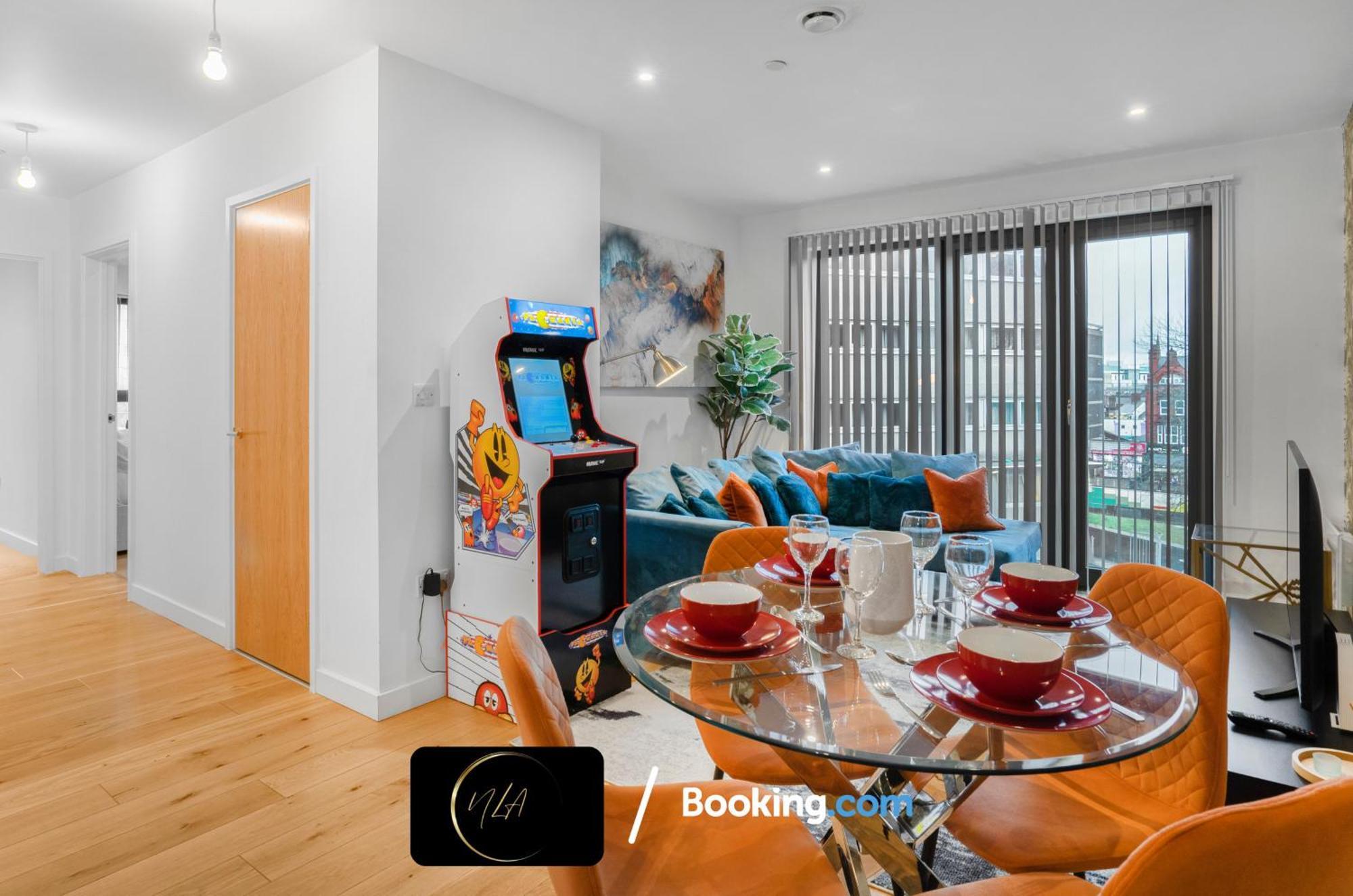 City Centre Apartment With Free Parking, 2 Bathrooms, Netflix And Wifi - Suitable For Contractors And Families - By Noor Luxury Accommodations Birmingham Dış mekan fotoğraf